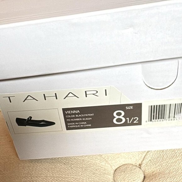 Tahari Black Patent Mary Jane Flats – Sizes 7.5 & 8.5 - Picture 3 of 6